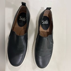 Sofft women’s Black leather slip on size 9
